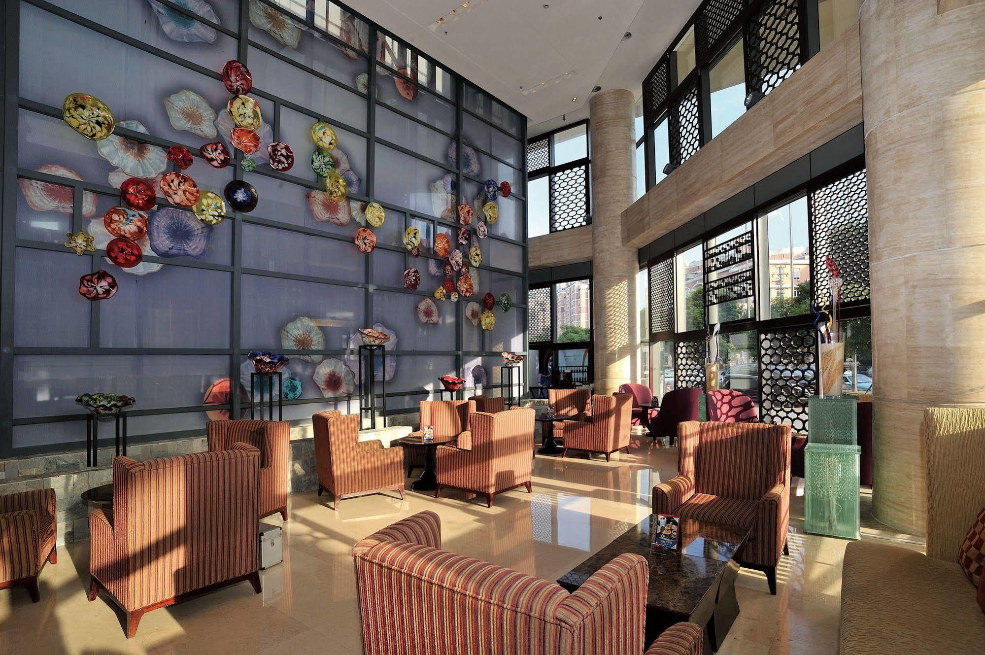 Howard Johnson Caida Plaza Shanghai Exterior photo
