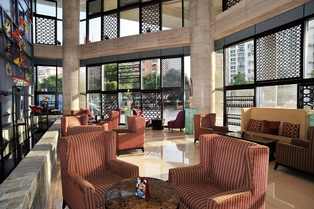 Howard Johnson Caida Plaza Shanghai Exterior photo